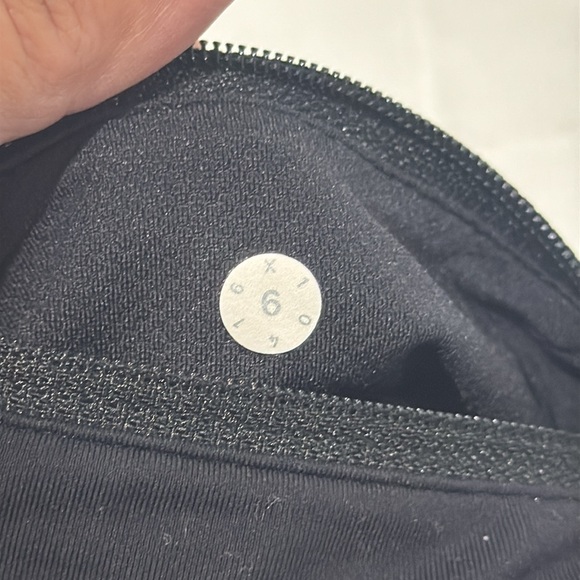 Lululemon Cropped Leggings - Picture 11 of 12